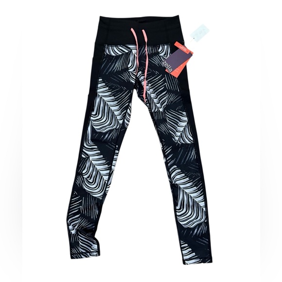 Zella Black and White Leaf Print Leggings - Picture 2 of 4